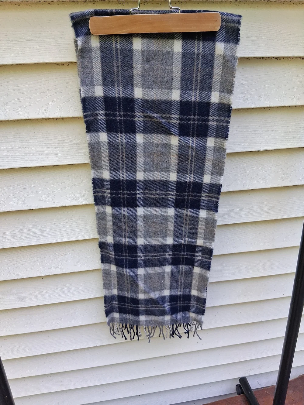 Brooks Brothers Blue Plaid Lambswool Scarf With Tassles Made In Scotland 11.5x62